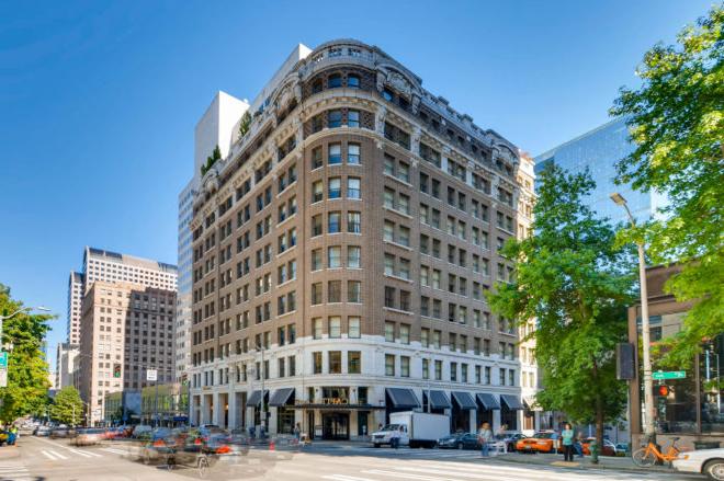 科布大厦，位于西雅图市中心，是一座历史悠久的1910年砖砌建筑.
