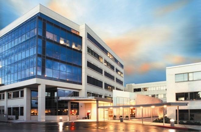 Overlake医院医疗中心有349张床位, 贝尔维尤的非盈利地区医疗中心, 华盛顿.